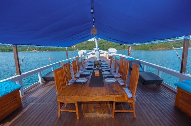Deluxe Phinisi Sailing Expedition thumbnail 4