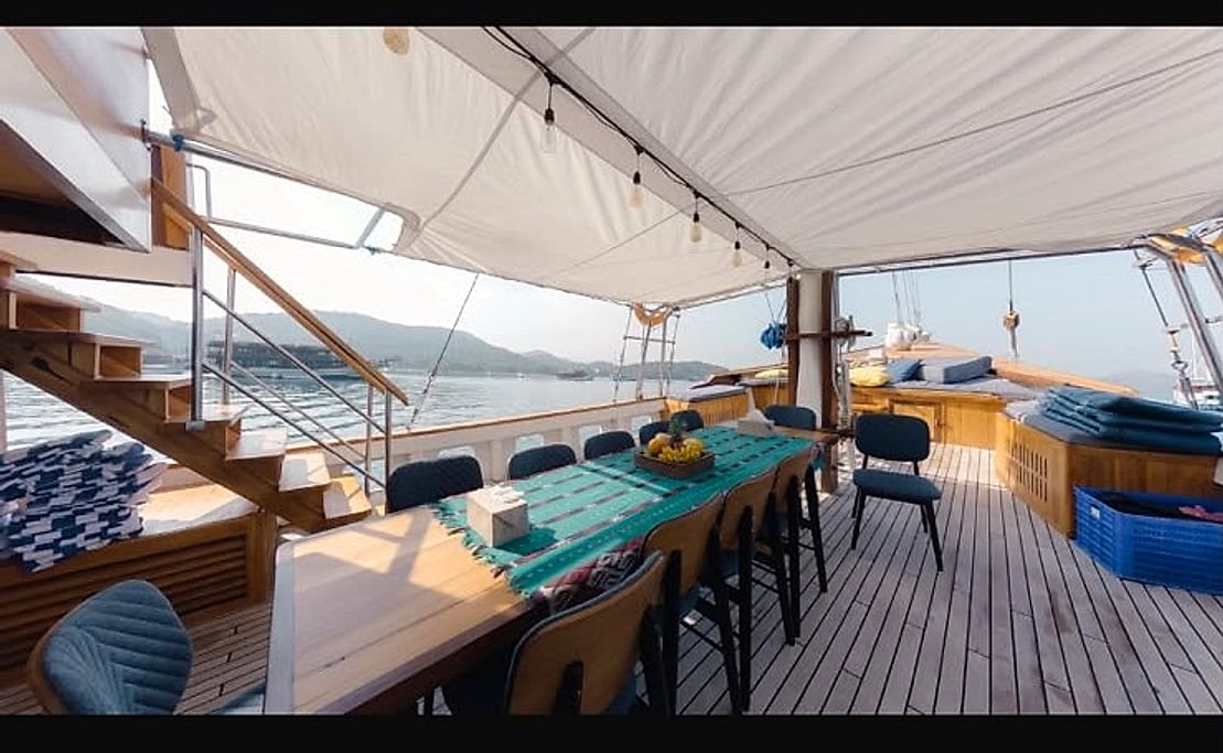 Luxury Private Phinisi thumbnail 7